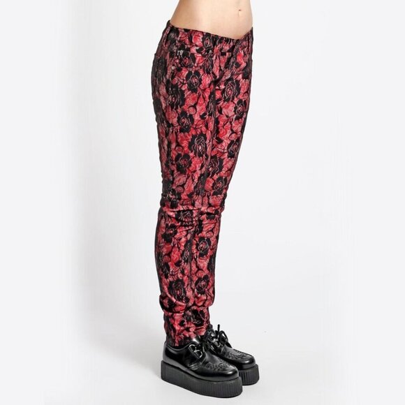 Tripp NYC Red Floral Skinny Jeans – Black Lace Rose Print | NWT | 25 | High Rise - Picture 3 of 5